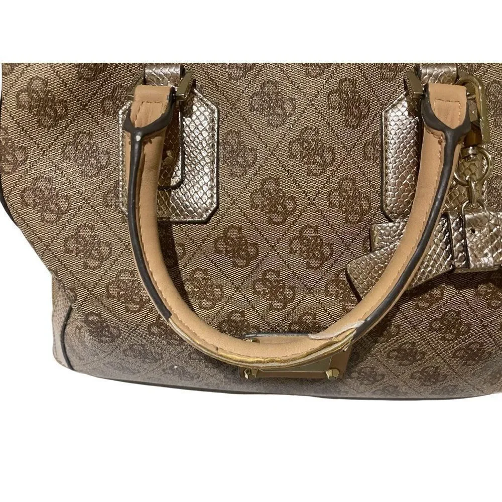 Guess Scatach Women's Signature With Matching Wallet